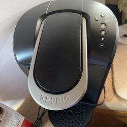 Kiurig One Cup Coffee Maker W/A lot Of Accessories Aa