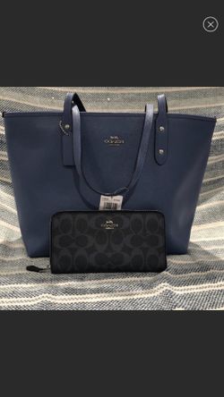 Coach Central Tote With Zip