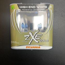 SYLVANIA - H1 SilverStar zXe GOLD High Performance Halogen Headlight Bulb