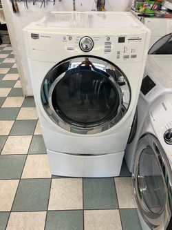 Maytag electric dryer with pedestal ( delivery available)