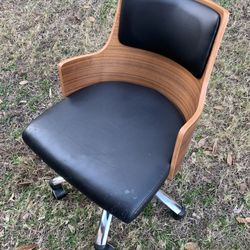 Desk Chair / Silla de escritorio