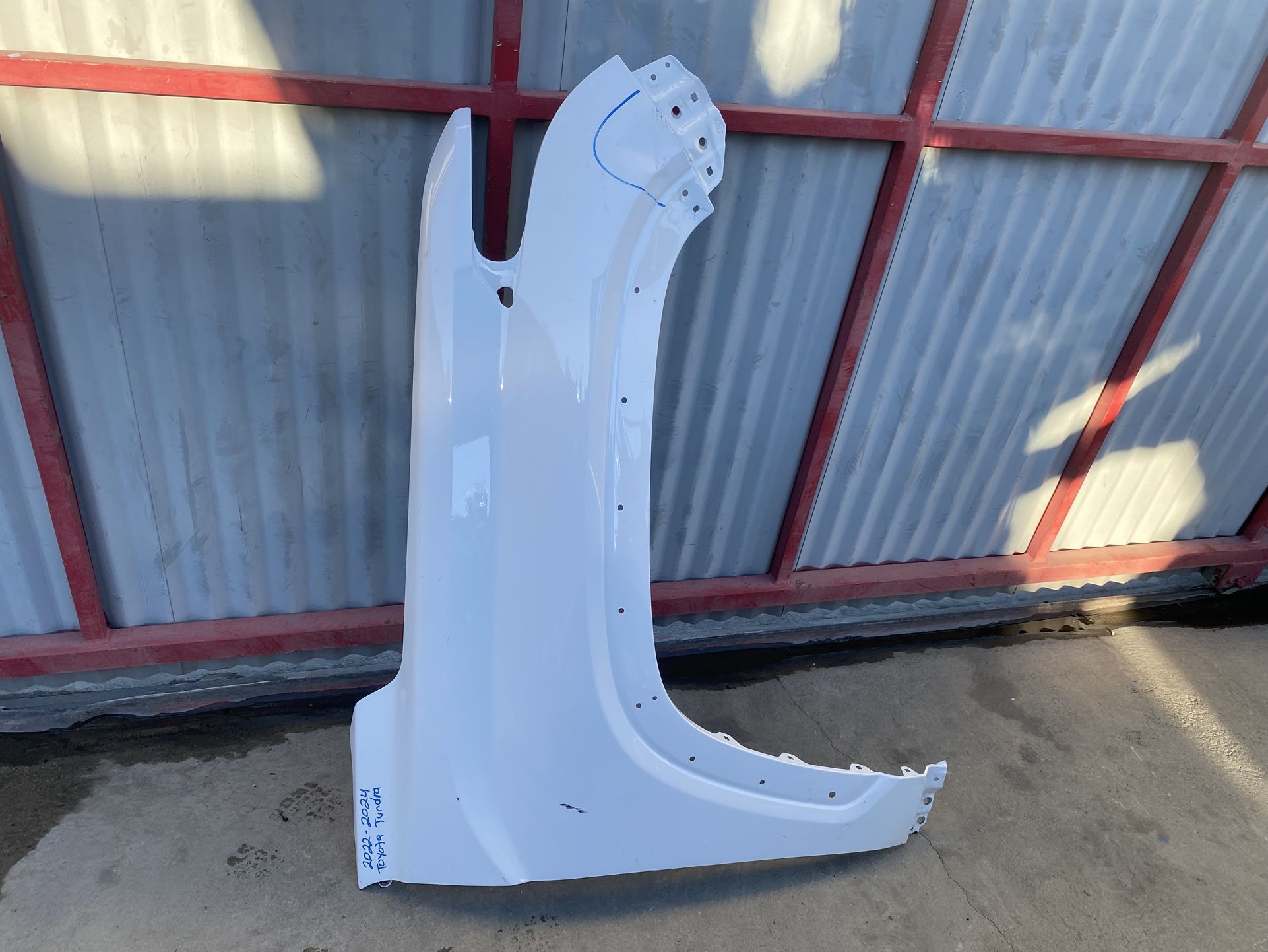2022-2024 Toyota Tundra Right Fender
