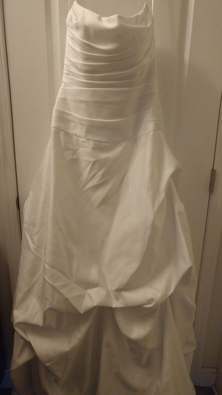 David's bridal wedding gown