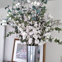 Beautiful Flowers/15 Long Stems. 4' And 3'   $30.00. Doesn't Include The Vase.