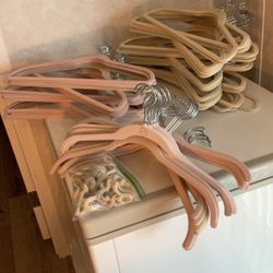 Joy Mangano Huggable Velvet Hangers 