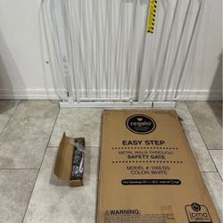 Wide Pet Gate / Baby Gate - Fits Openings 29” - 38.5”