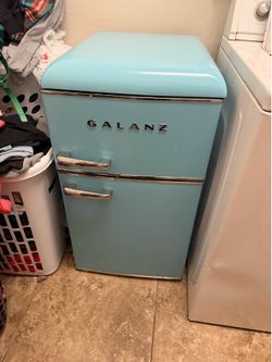 Mini fridge