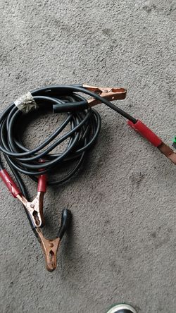 Jumper cables for cars dead battery