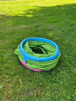 Kids play Tunnel