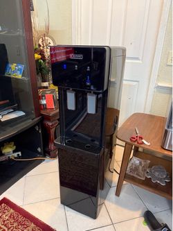 Water Dispenser! NO ICE
