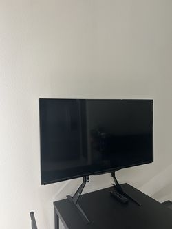Insignia 40-inch 1080p LED TV With Remote and Stand