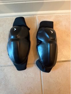 ELBOW PADS
