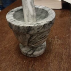 Mortar And Pestle 4 Inch White Marble.
