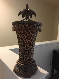 Leopard lamp