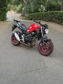 Suzuki SV650 Red 2017