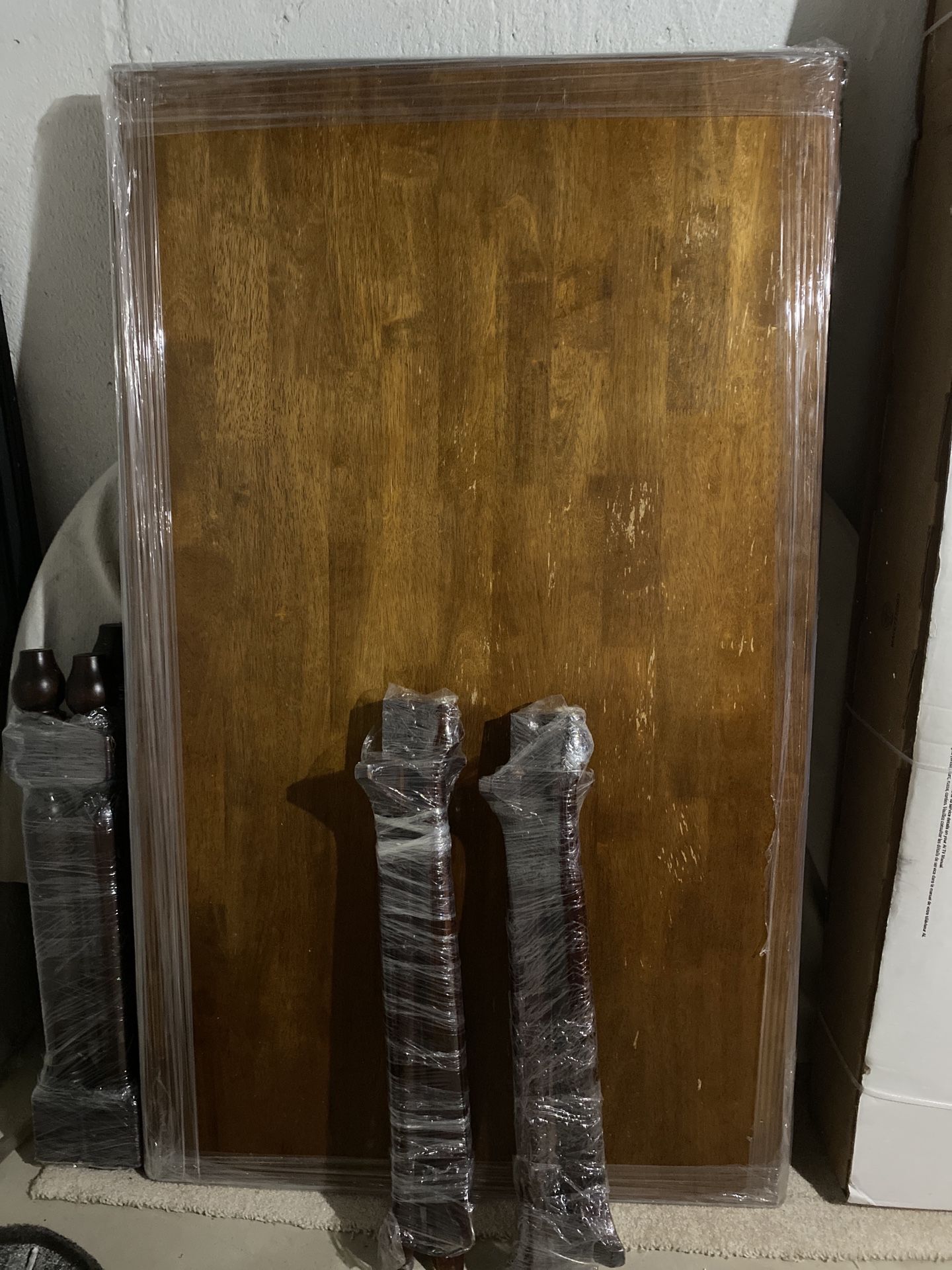 Kitchen table with 2 chair