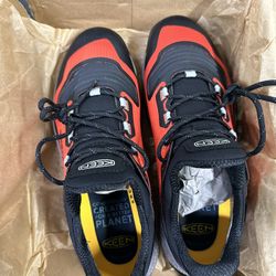Men’s Keen Size 10 Tempo Flex Water Proof Shoes