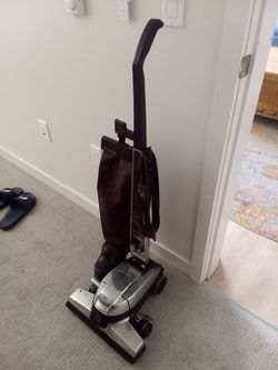 KIRBY VACUUM CLEANER UPRIGHT G5D W/TOOLS