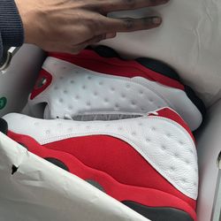 Jordan 13  true red (drop 3-14-26)