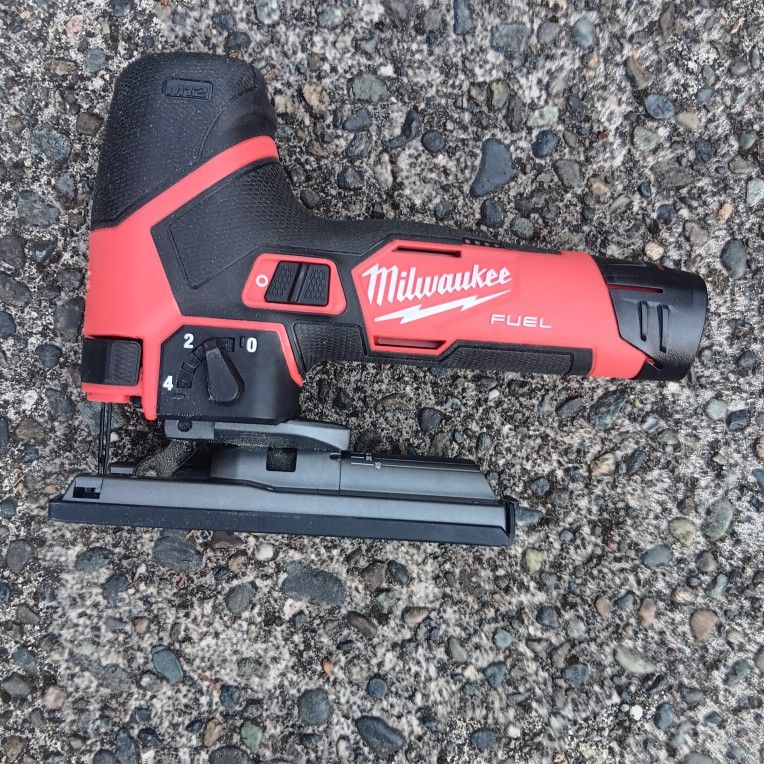Milwaukee 2545-20 Fuel Jigsaw Almost New Condition With Bat & Charg. For Pick Up Fremont Seattle. No Low Ball Offers Please. No Trades. Yes I Have It