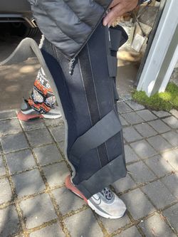 Knee Brace 
