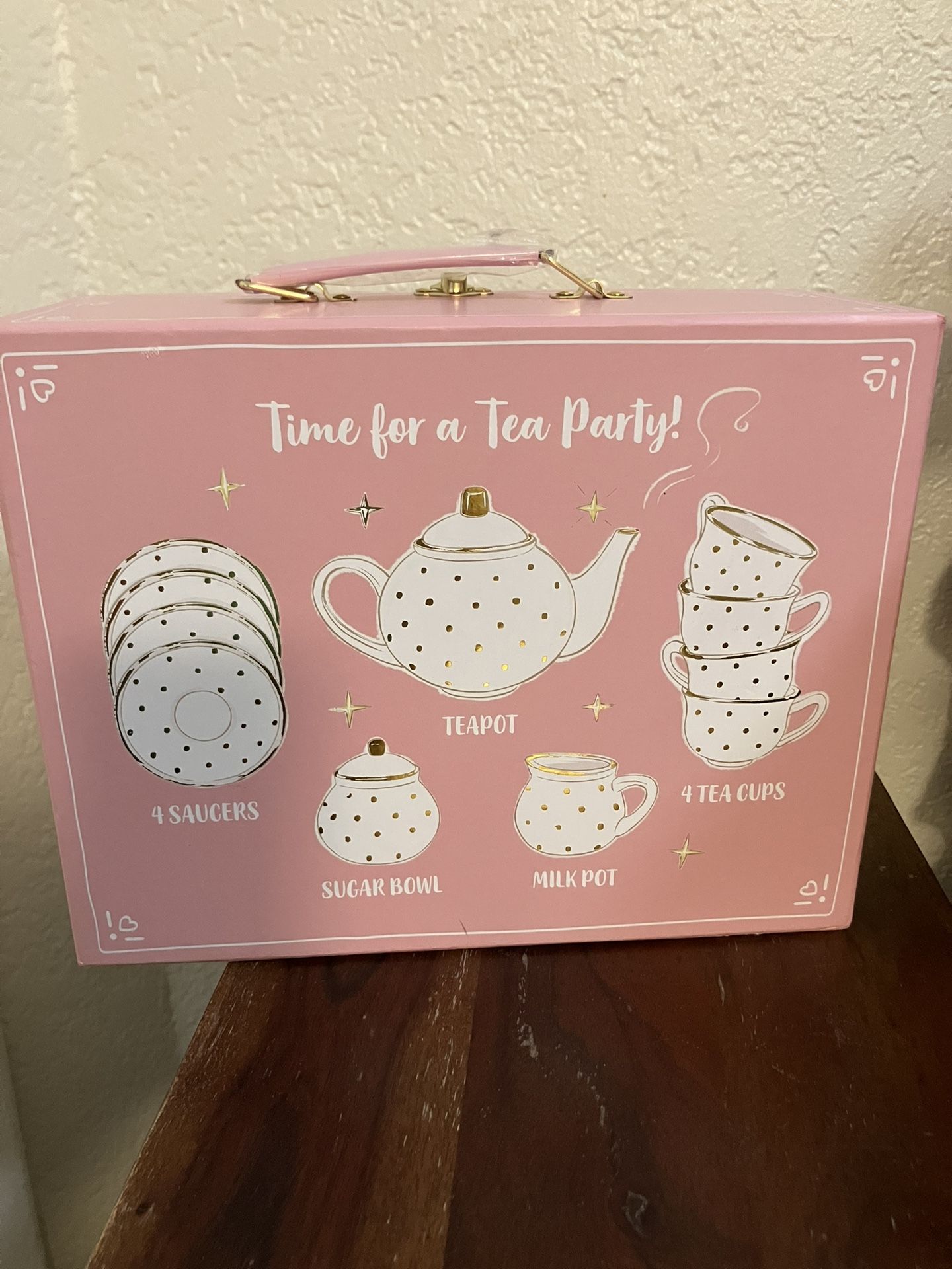 Giggle & Honey Porcelain Tea Set With Carry Case Gold White Fits Little Girls And Toddlers
