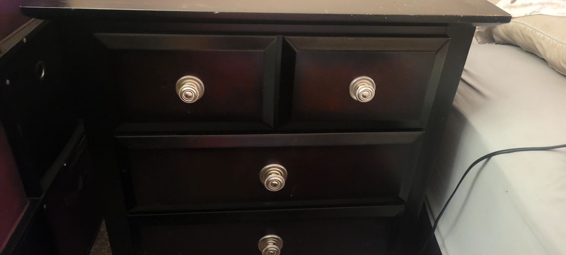 Set of 2 Black Wood Nightstands – Modern & Sturdy