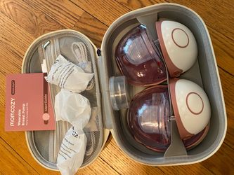 NEW Momcozy Breast Pump Set