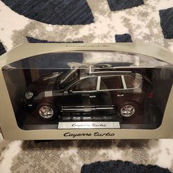 Brand New 1:18 Scale Porsche Cayenne Turbo Die-cast Model SUV