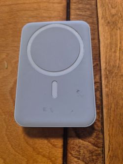 AUKEY Magnetic Power Pack