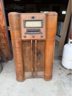 Vintage Sears Roebuck radio