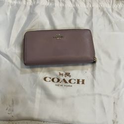 Coach Wallet In Light Purple 
