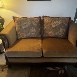 Beautiful Jerome’s Living Room sofa & love seat
