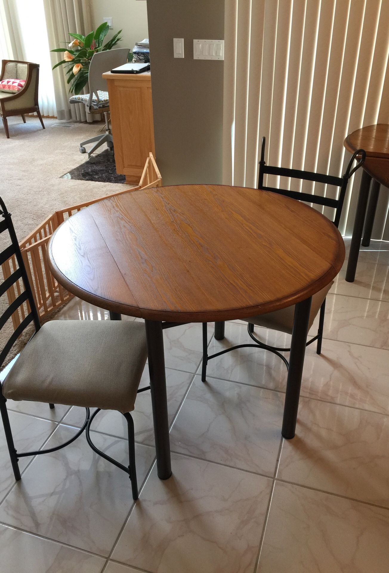 Kitchen/Dining table with Four chairs