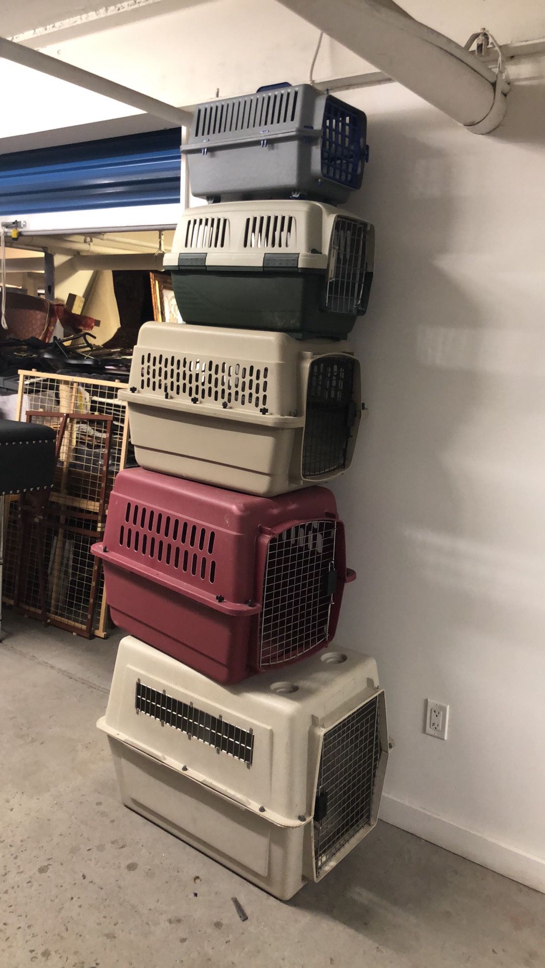 All size plastic dog cages 1701 Union Blvd. Allentown BKLN 8109