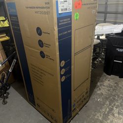 Brand New 20.5 Cu Ft Fridge Freezer 