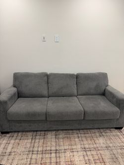 Gray Sofa & Loveseat Set – Excellent Condition – Like New