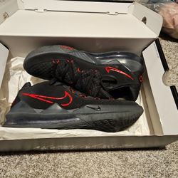 Lebron XVII Low