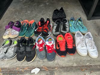 Lot of 10 Used Nike Sneakers