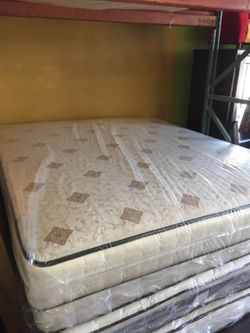 Queen mattress and box $185