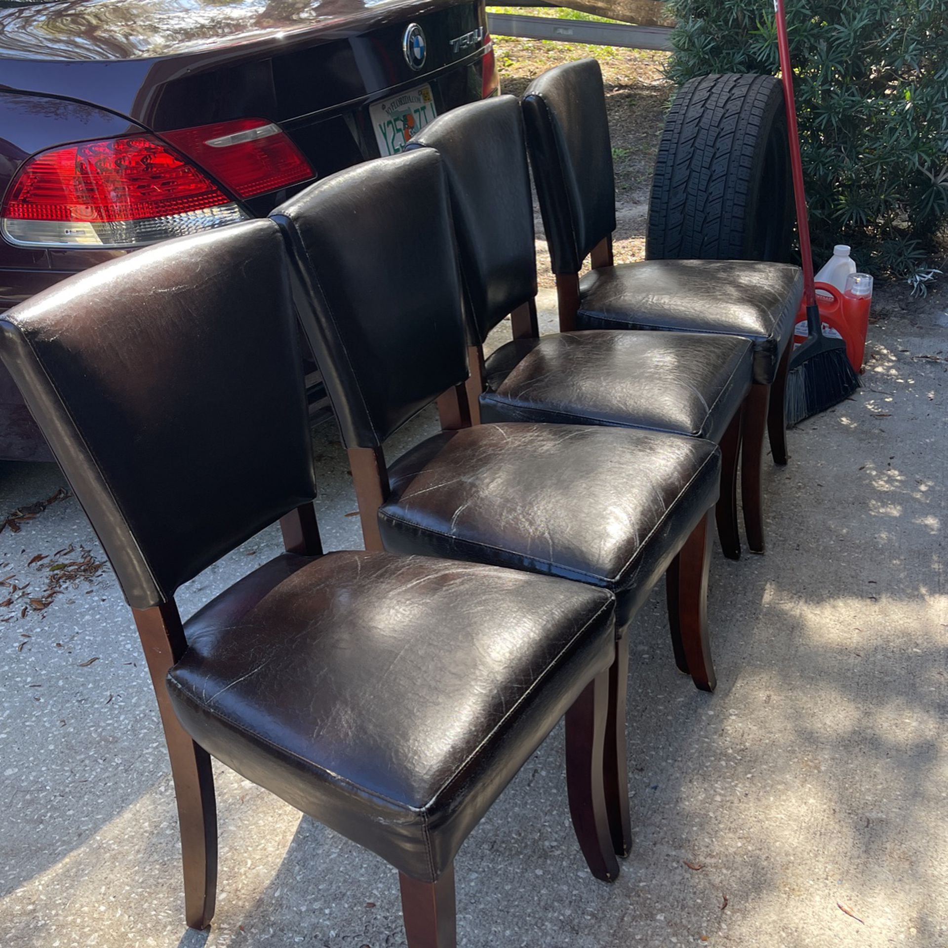 4 Padded dining chairs 