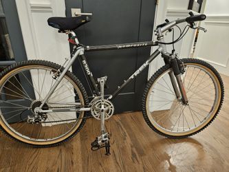 Vintage Trek 8300 Carbon. 