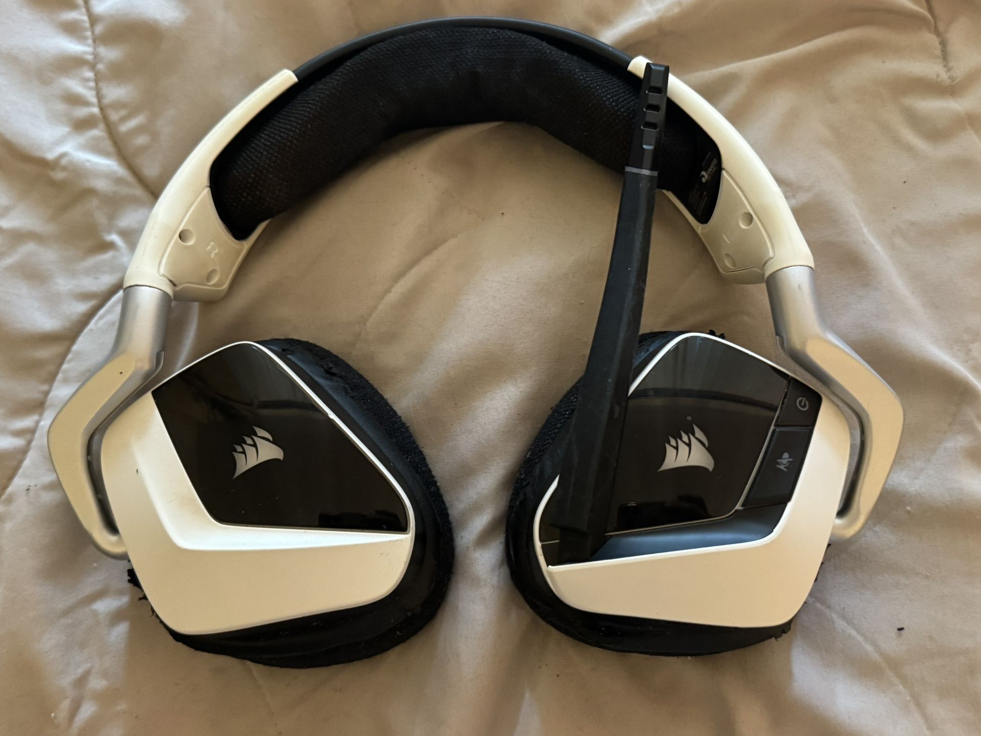 Corsair VOID RGB Elite