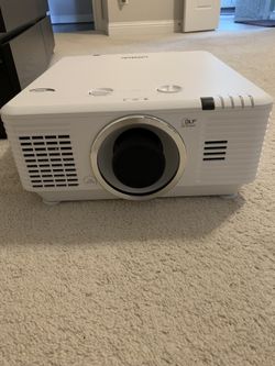Vivitek DU7095Z-WH Laser Projector