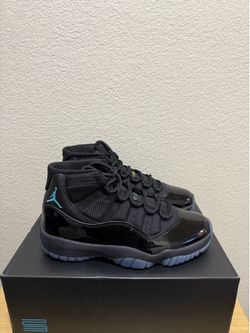 Size 9 Nike Jordan 11 gamma blue