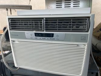 Frigidaire FFRE1033Q1 window air conditioner