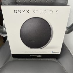 Onyx Studio 9