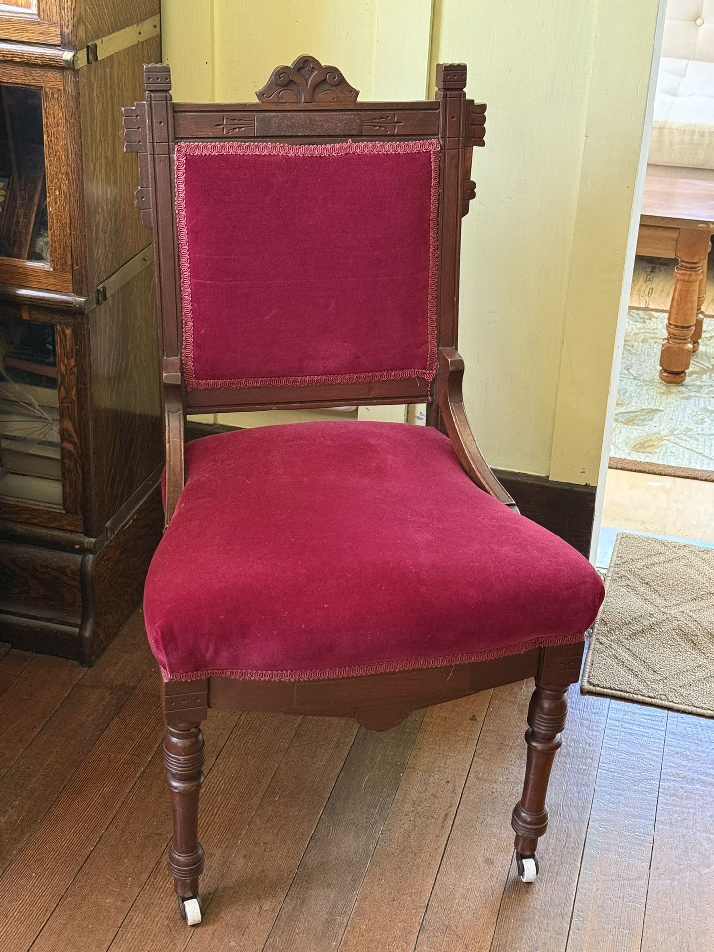 Beautiful Antique Eastlake Chair