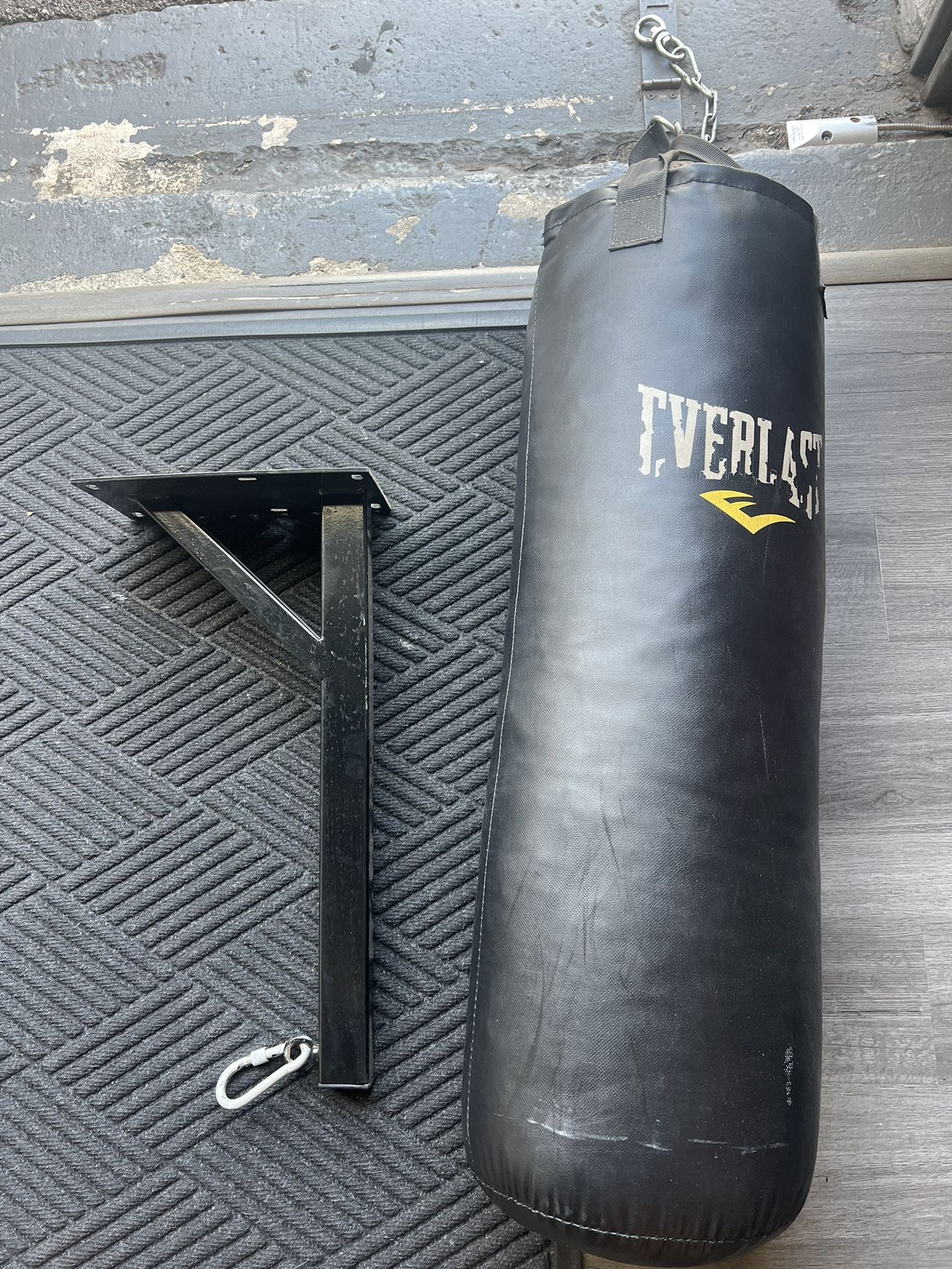 70 lb everlast punching bag
