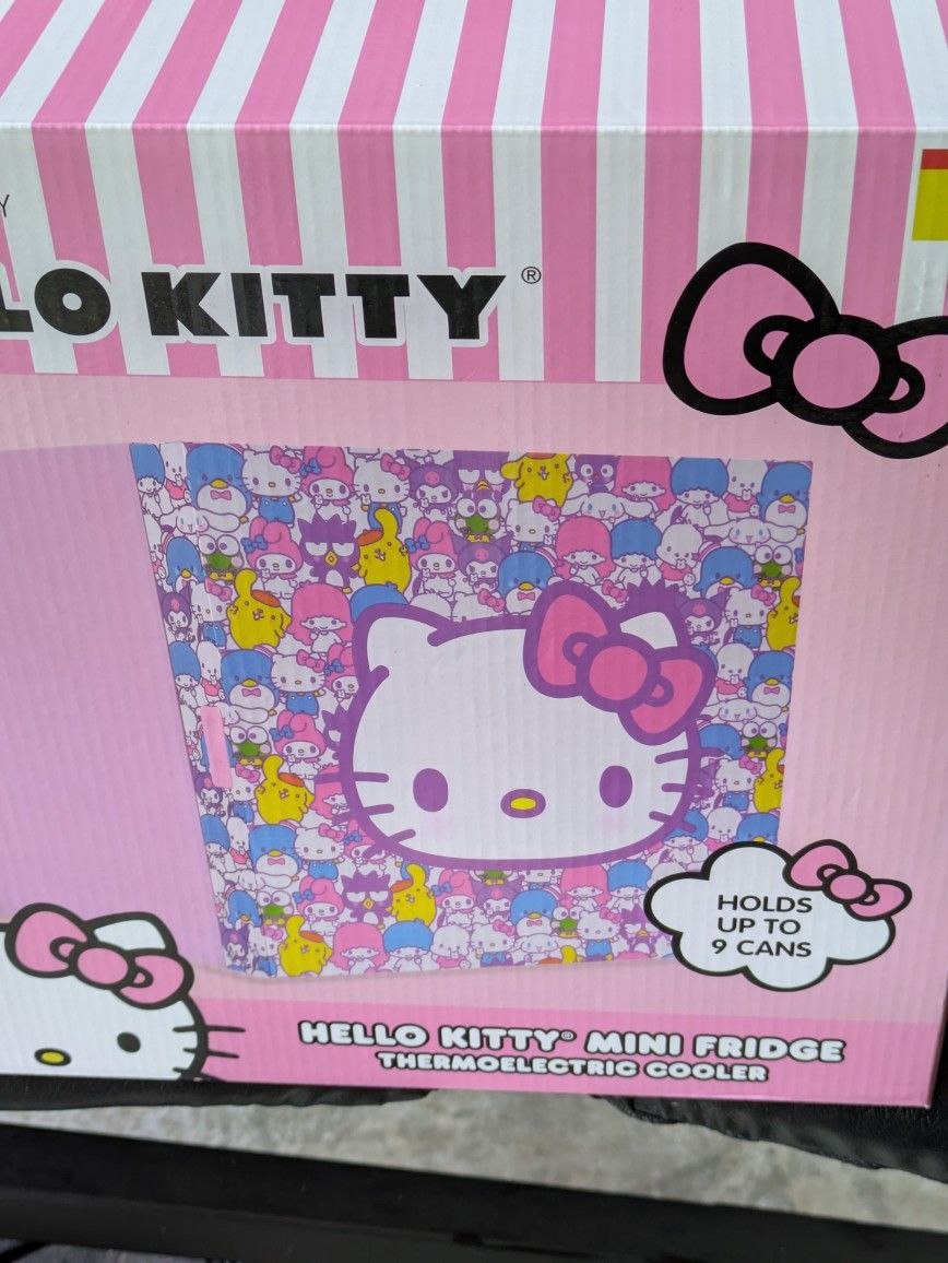 Hello Kitty 🩷 Mini Fridge